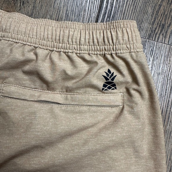 Chubbies Everywear Shorts Mens Large Tan Khaki Heathered 5.5" Inseam Elastic - Picture 6 of 6